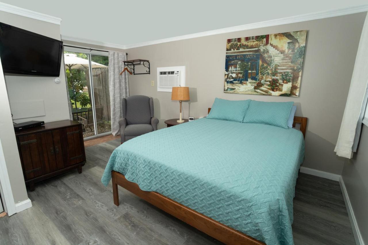 Governor'S Rock Motel Shaftsbury Εξωτερικό φωτογραφία