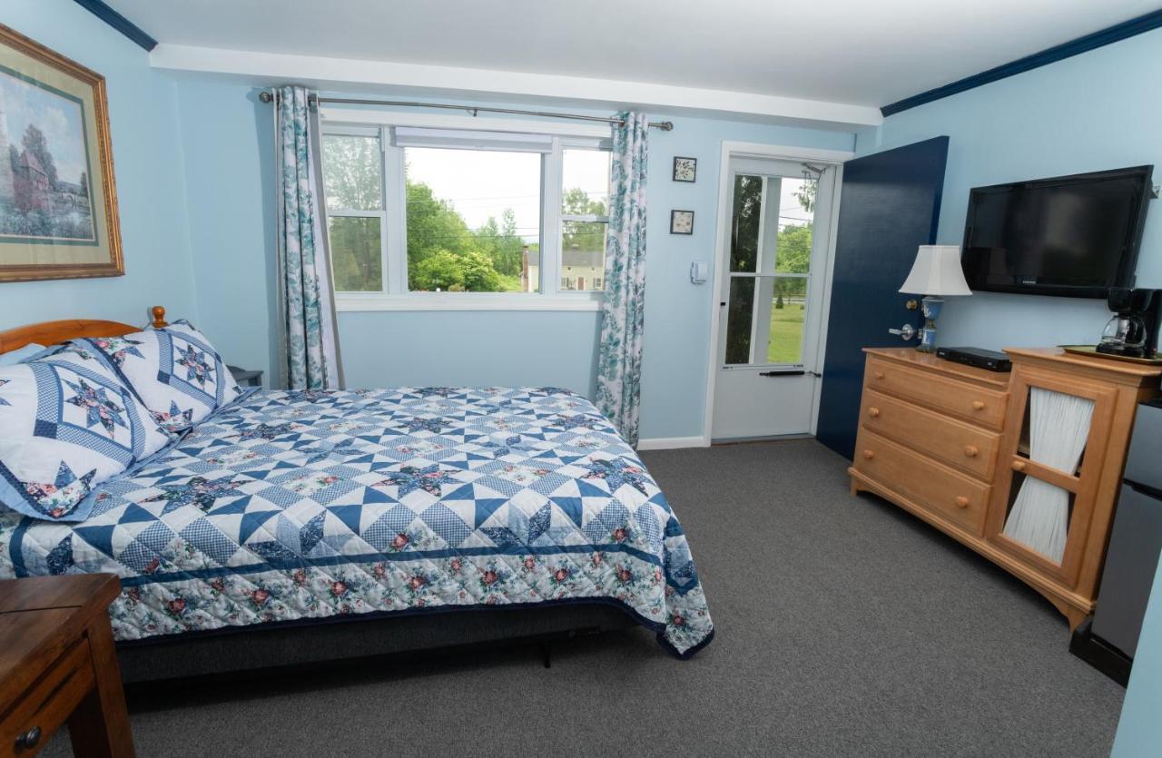 Governor'S Rock Motel Shaftsbury Εξωτερικό φωτογραφία